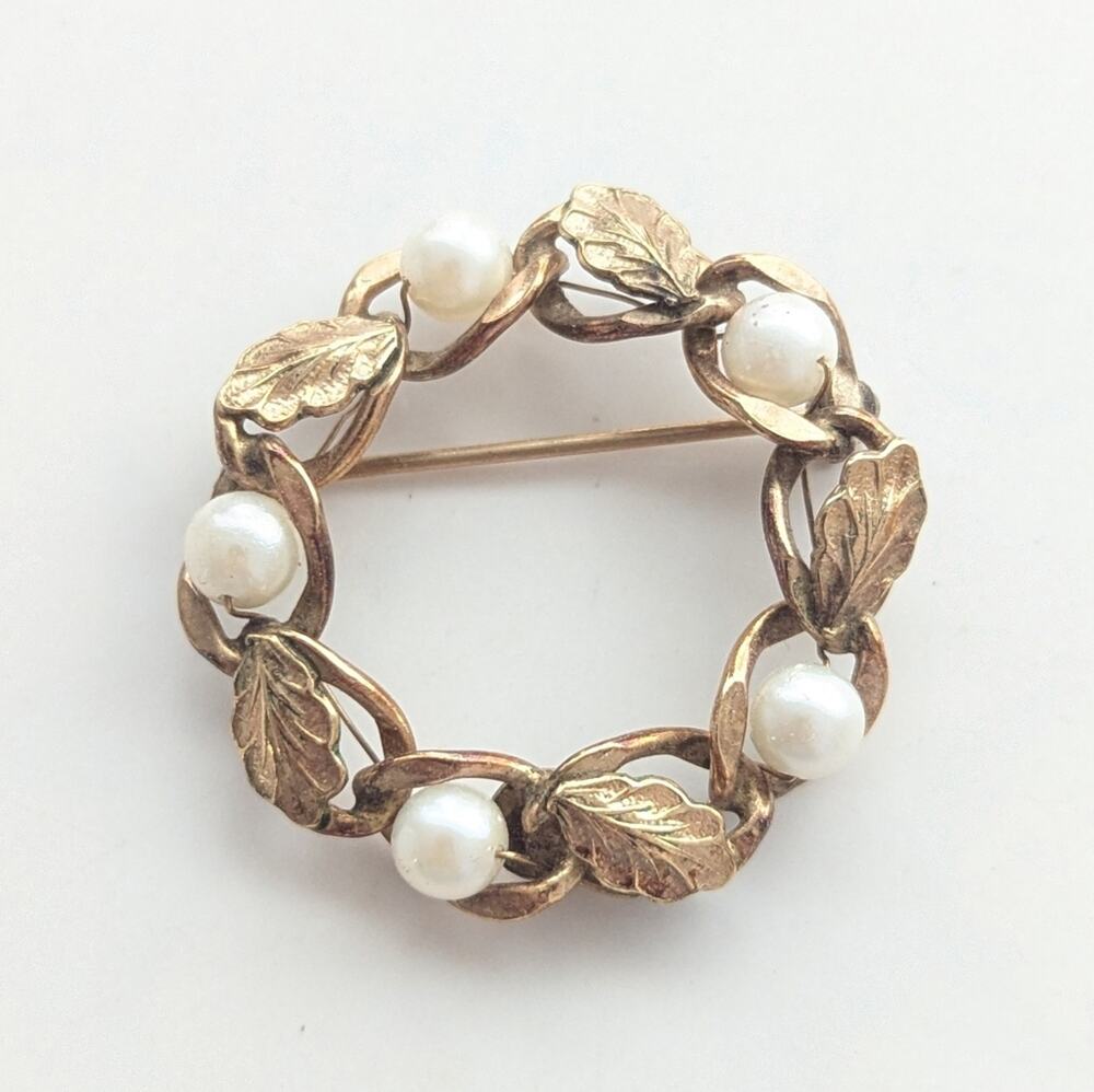 Vintage Estate 1/20 12K Gold Filled Pearl Floral Leaf Classic Wreath Brooch
